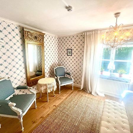 Loevstabruks Vaerdshus Och Brukshotellet Aenkehuset 外观 照片